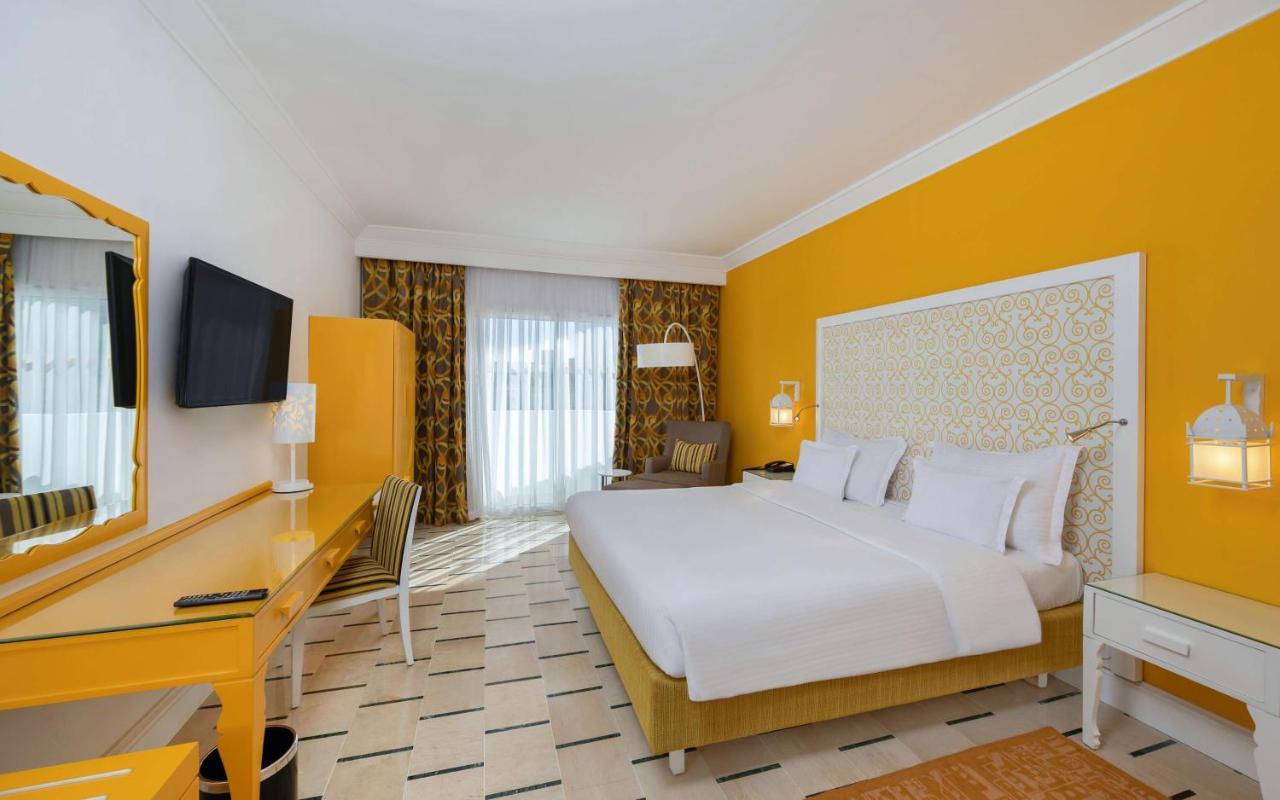 فندق راديسون بلو ريسورت آند ثالاسو الحمامات المظهر الخارجي الصورة A room at the hotel