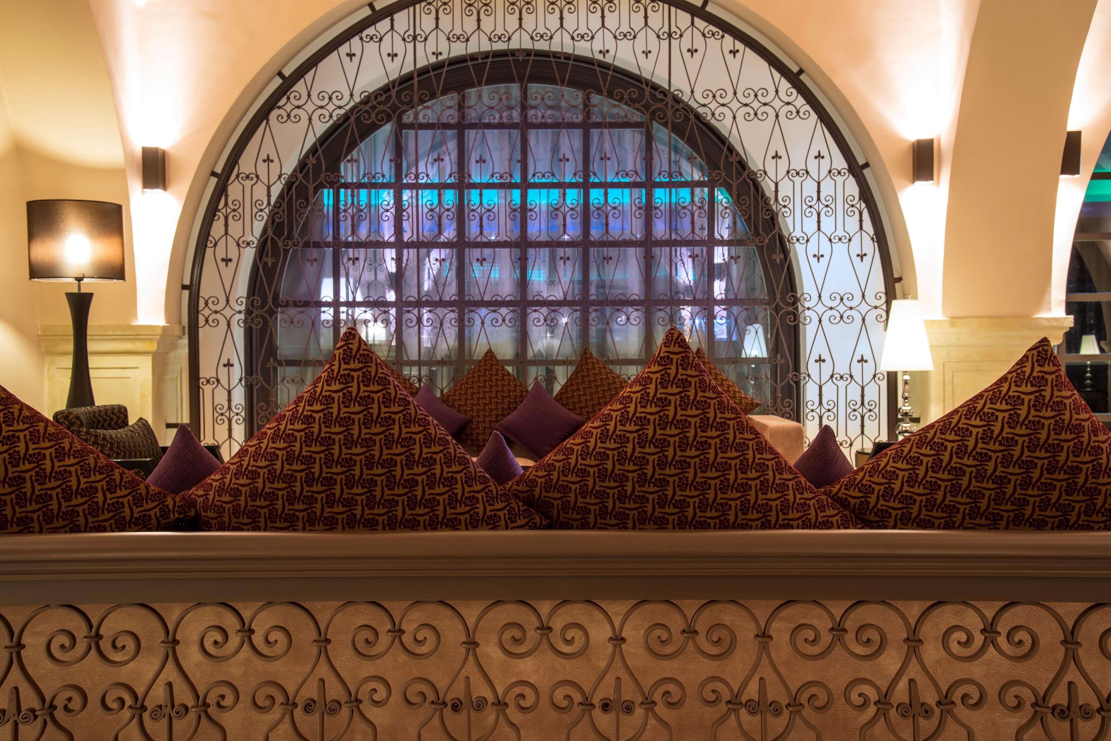 فندق راديسون بلو ريسورت آند ثالاسو الحمامات المظهر الخارجي الصورة The interior of the hotel