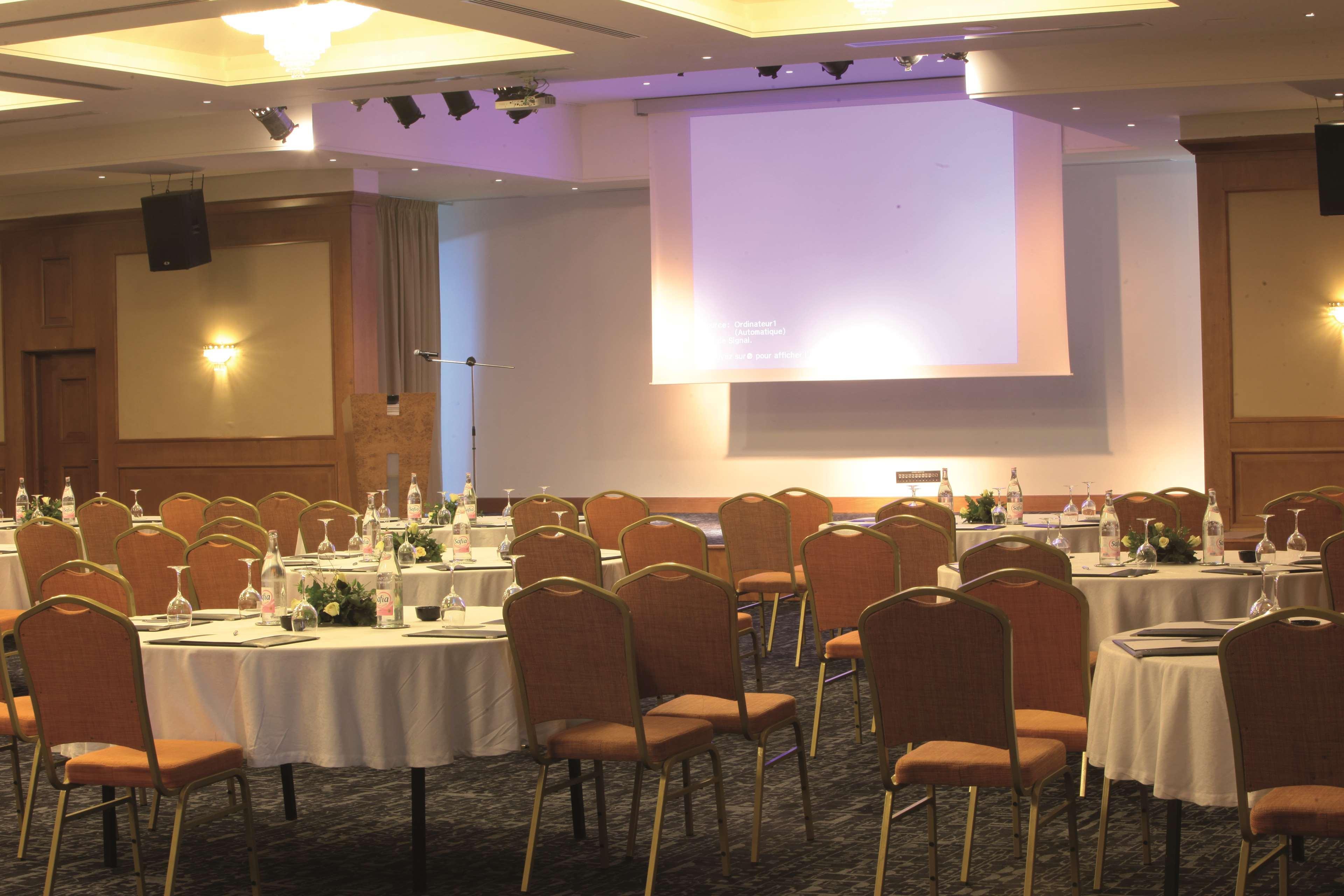 فندق راديسون بلو ريسورت آند ثالاسو الحمامات المظهر الخارجي الصورة The conference room