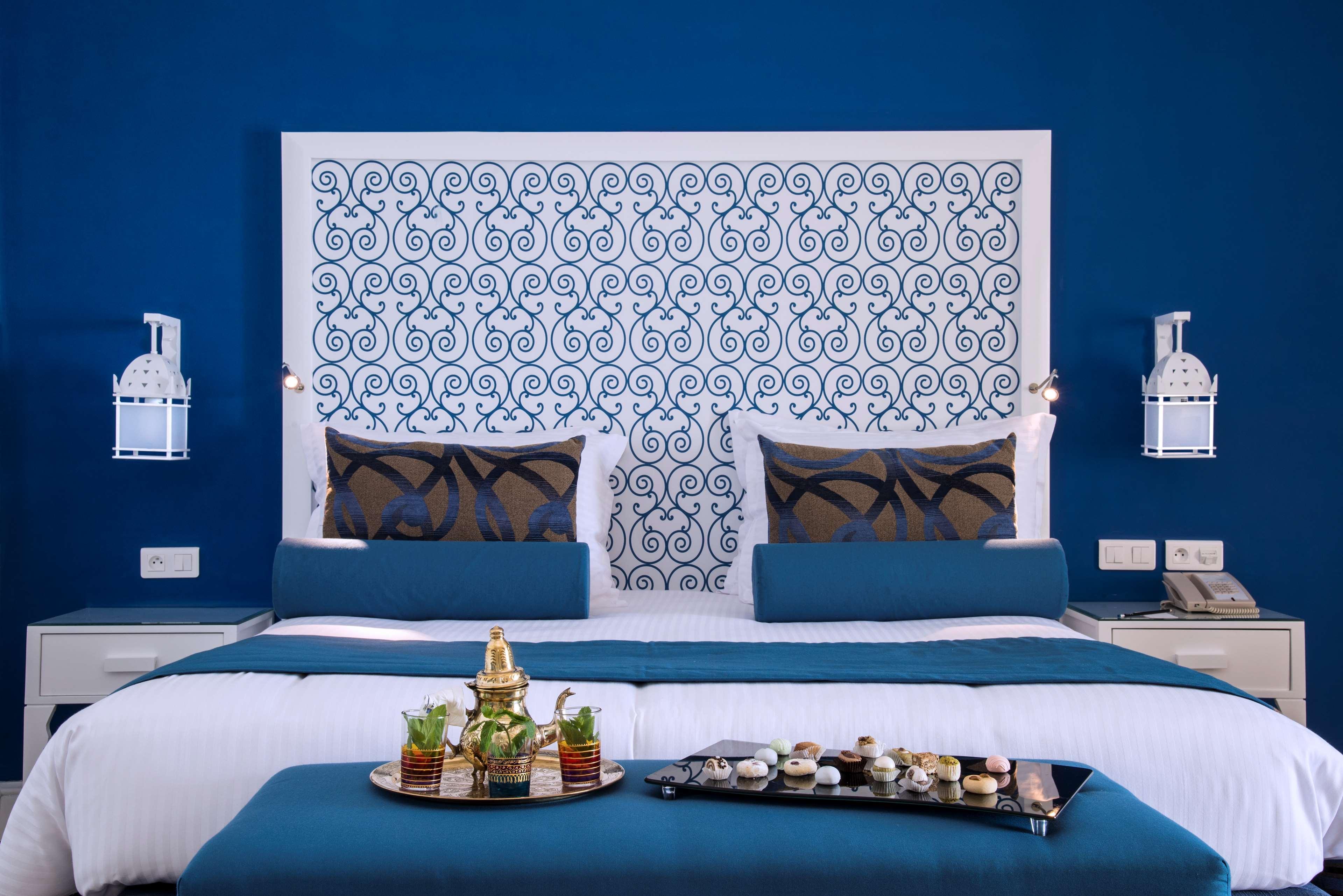 فندق راديسون بلو ريسورت آند ثالاسو الحمامات المظهر الخارجي الصورة A bedroom at the hotel